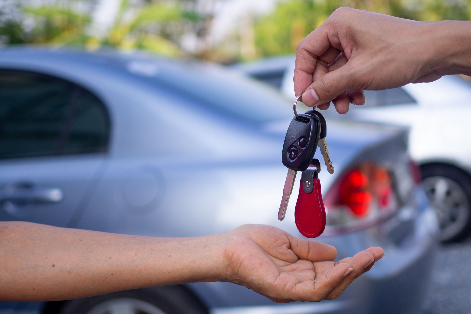 Sales agencies are renting a car and giving keys to new owners.