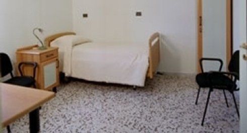 camera da letto della Residenza Giada per anziani
