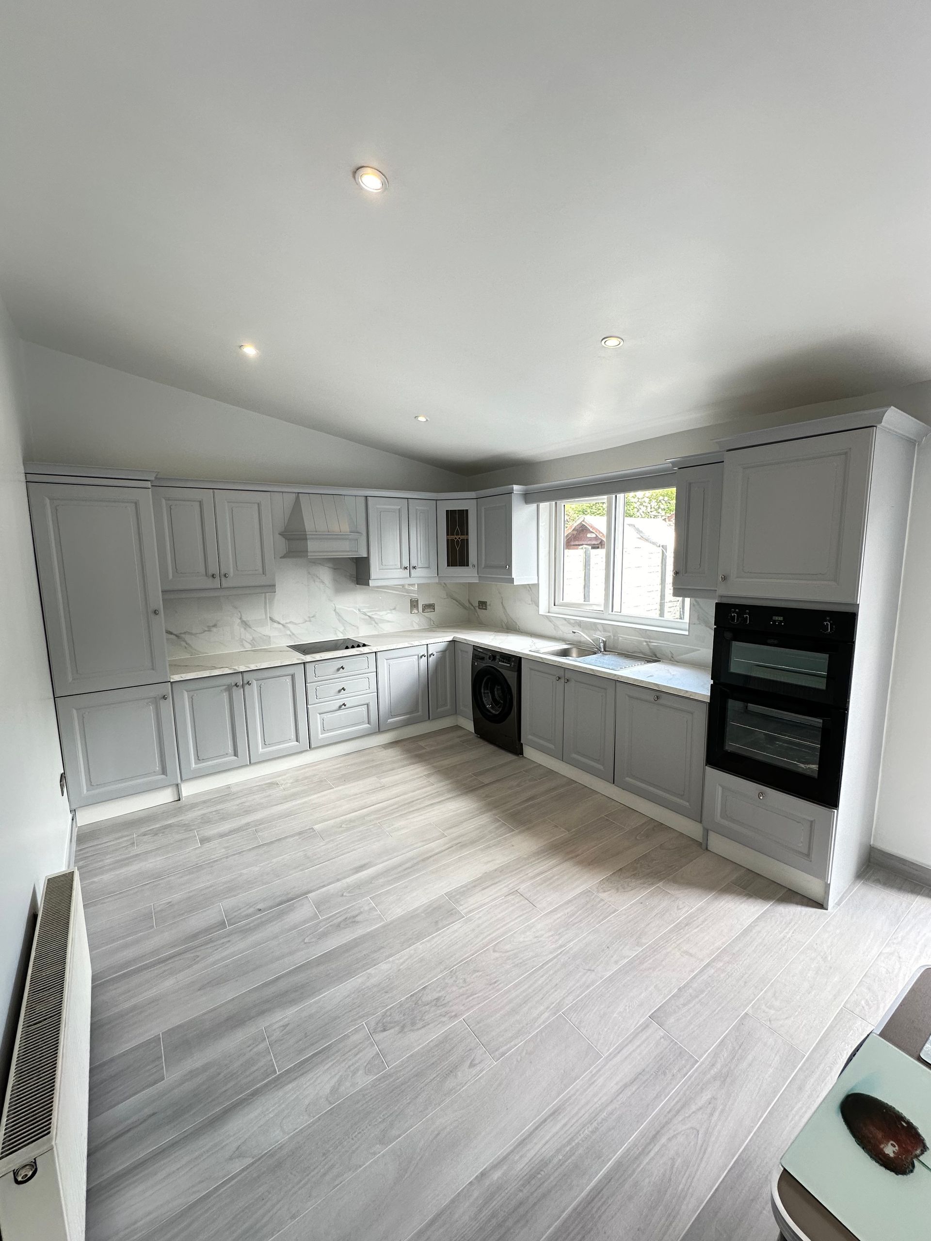 kitchen renovation flooring tiling countertop replacement cabinet painting walls and ceiling painting