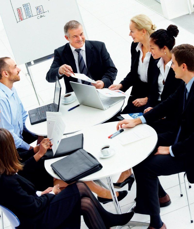 riunione di lavoro per nuove realizzazioni grafiche