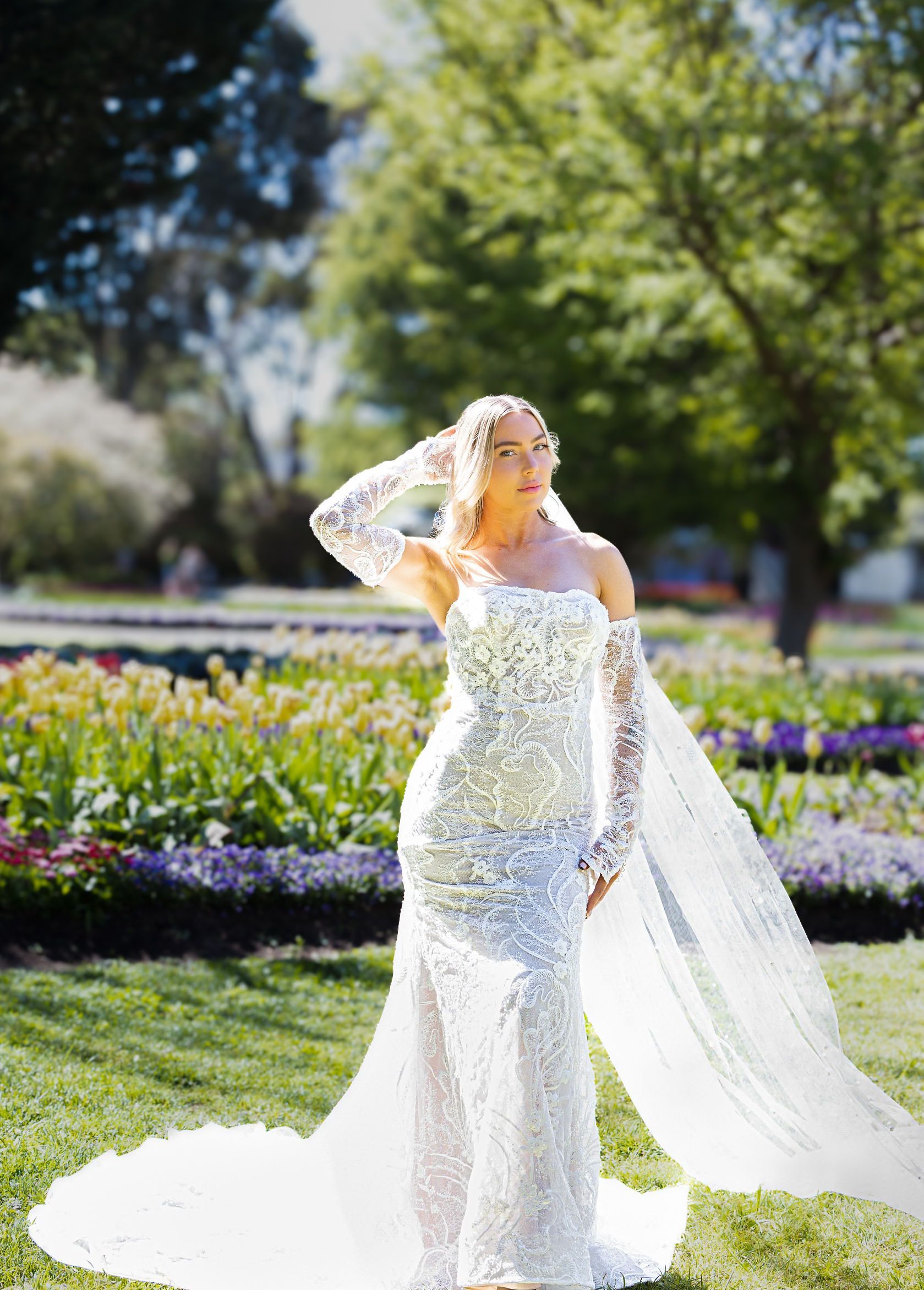 Wedding dress with mermaid and full body lace