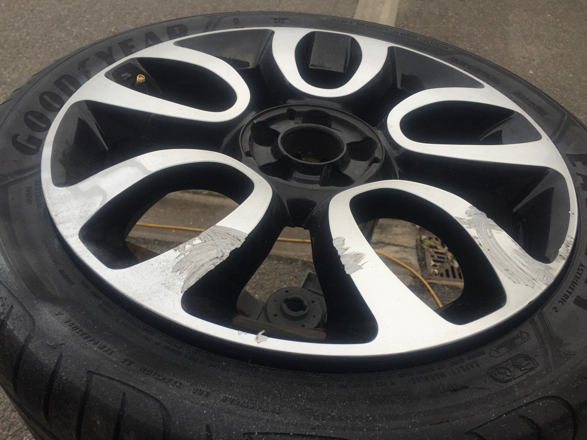 Alloy wheel colour changes by JMH Wheelmasters Ltd