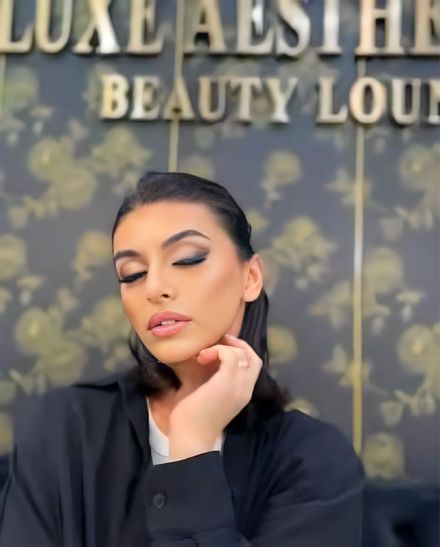 Armenian makeup artist in beauty lounge in glendale