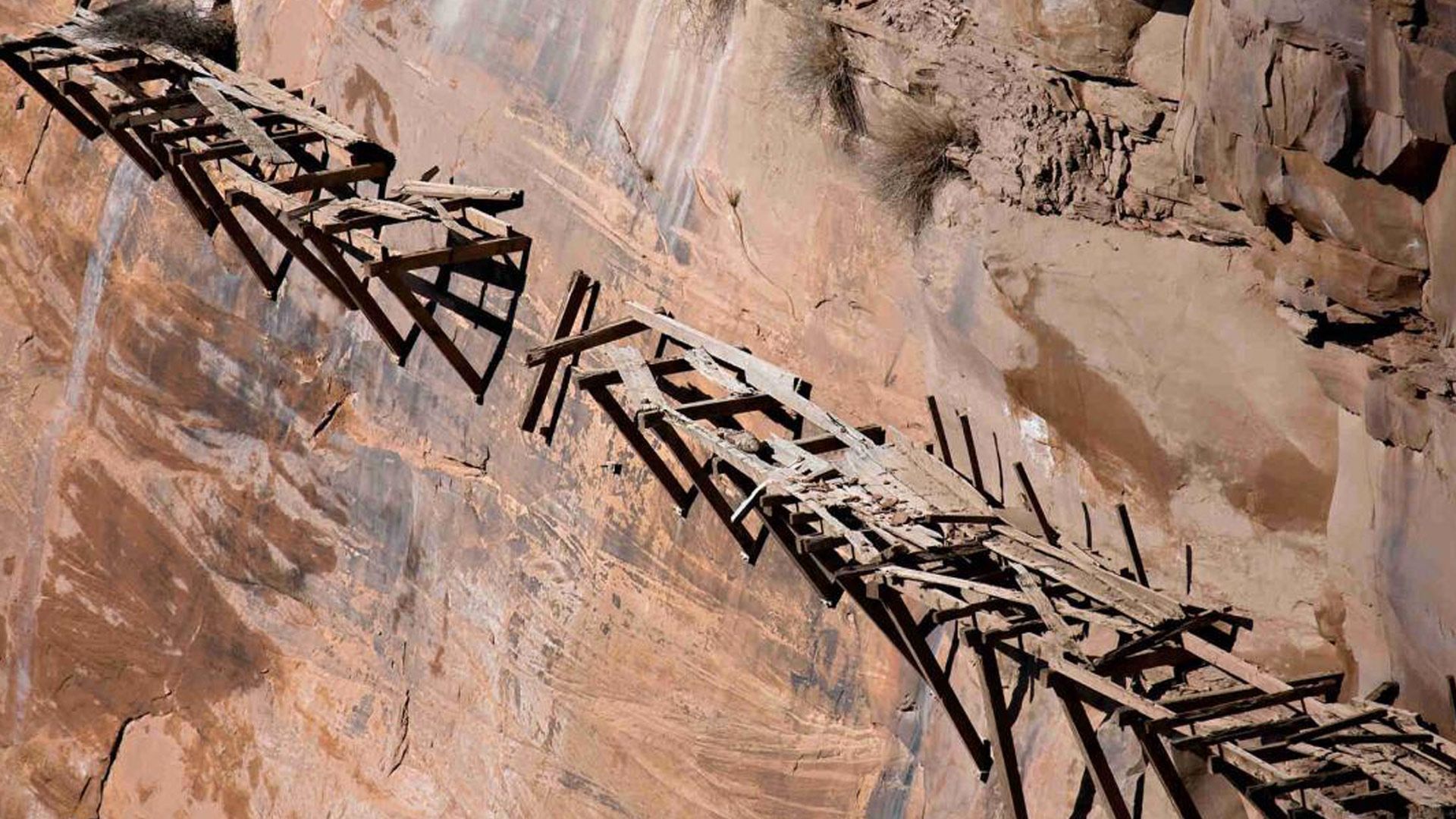 The Hanging Flume was an open water chute built over the Dolores River Canyon. Built in the 1880s for gold mining.