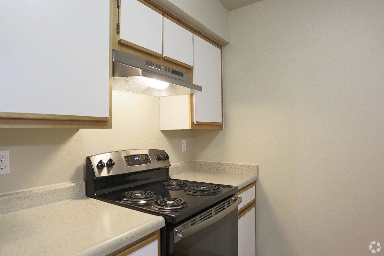 Briar Ridge Apartments Crest Properties, Inc.