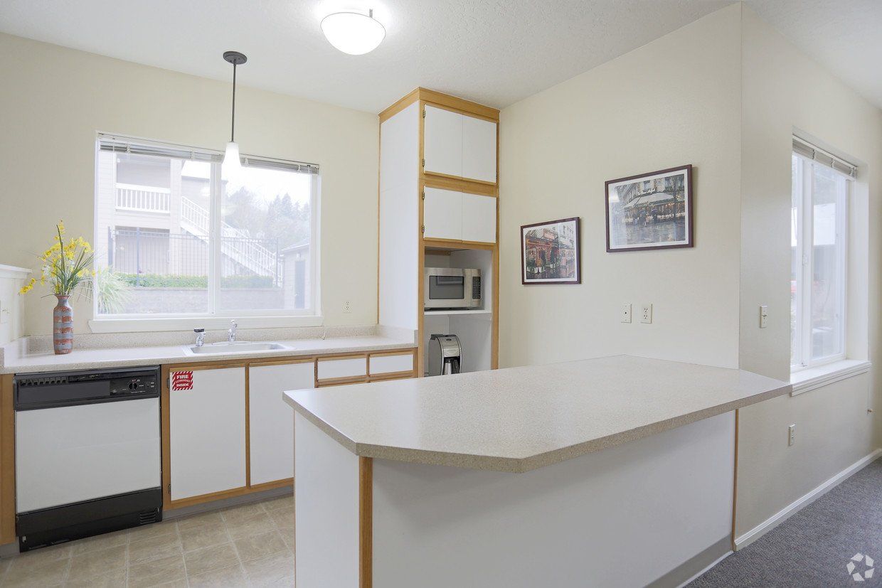 Briar Ridge Apartments Crest Properties, Inc.