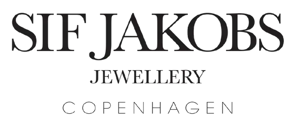SIF JAKOBS Jewellery Copenhagen logo i sort og grå tekst på hvid baggrund