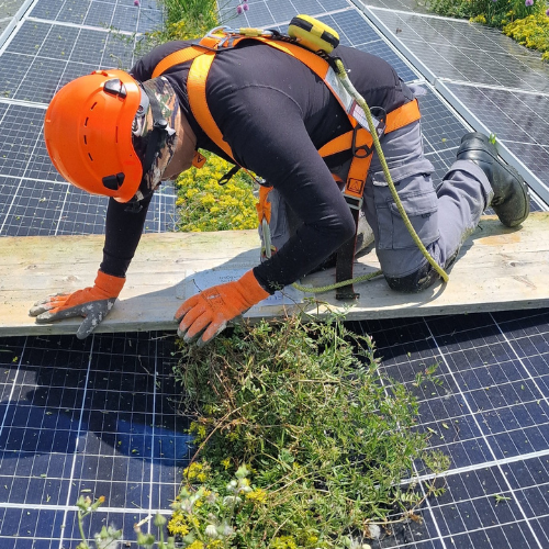 Nettoyage panneaux solaires easyNet Services