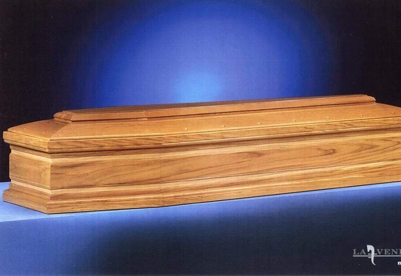 cofano funebre in legno