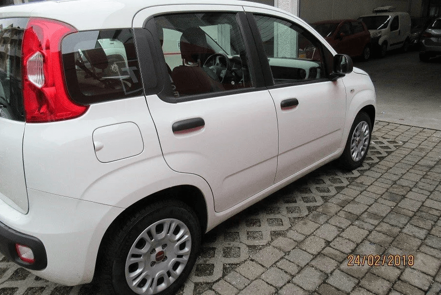 Fiat Panda bianca