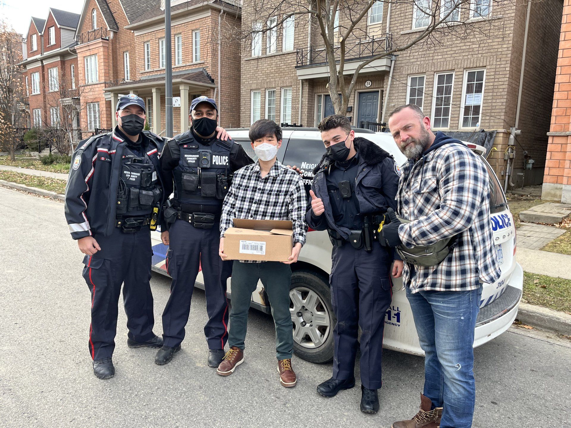 NCOs delivering food to a men's shelter