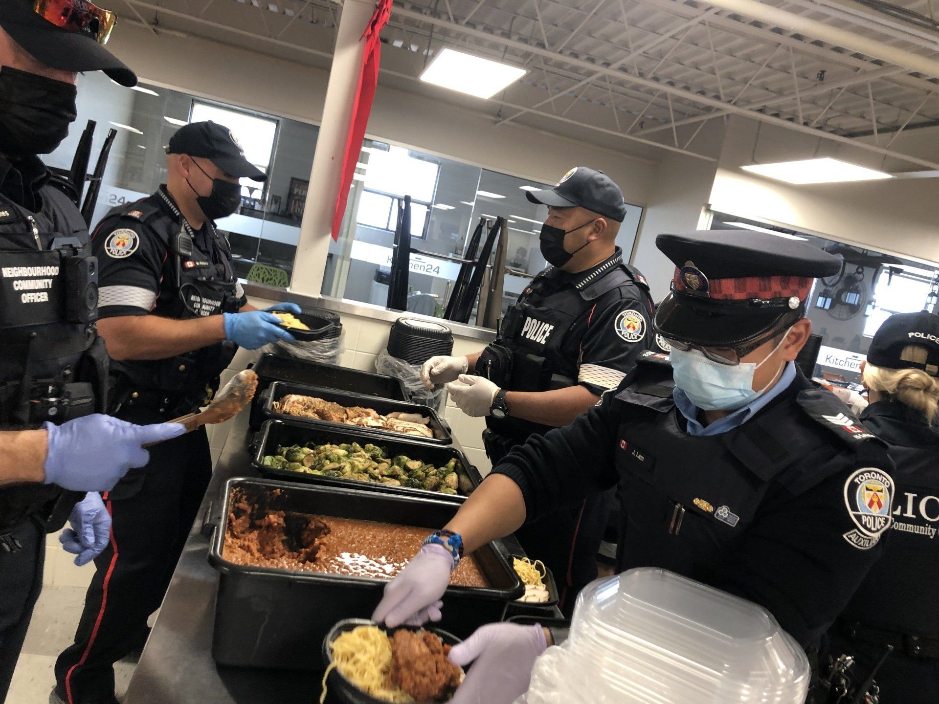 NCOs preparing food