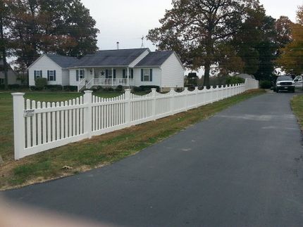 vinyl fencing around a southern md home