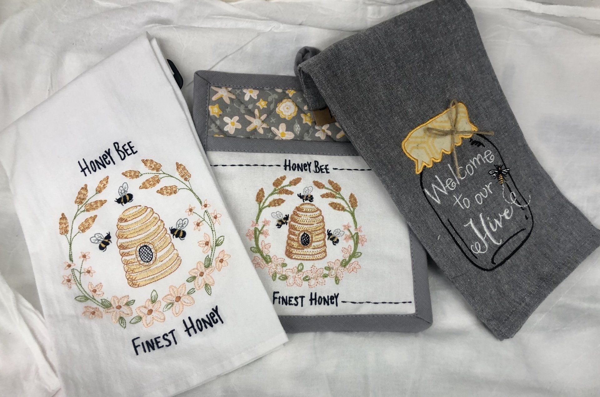 bee kitchen towels