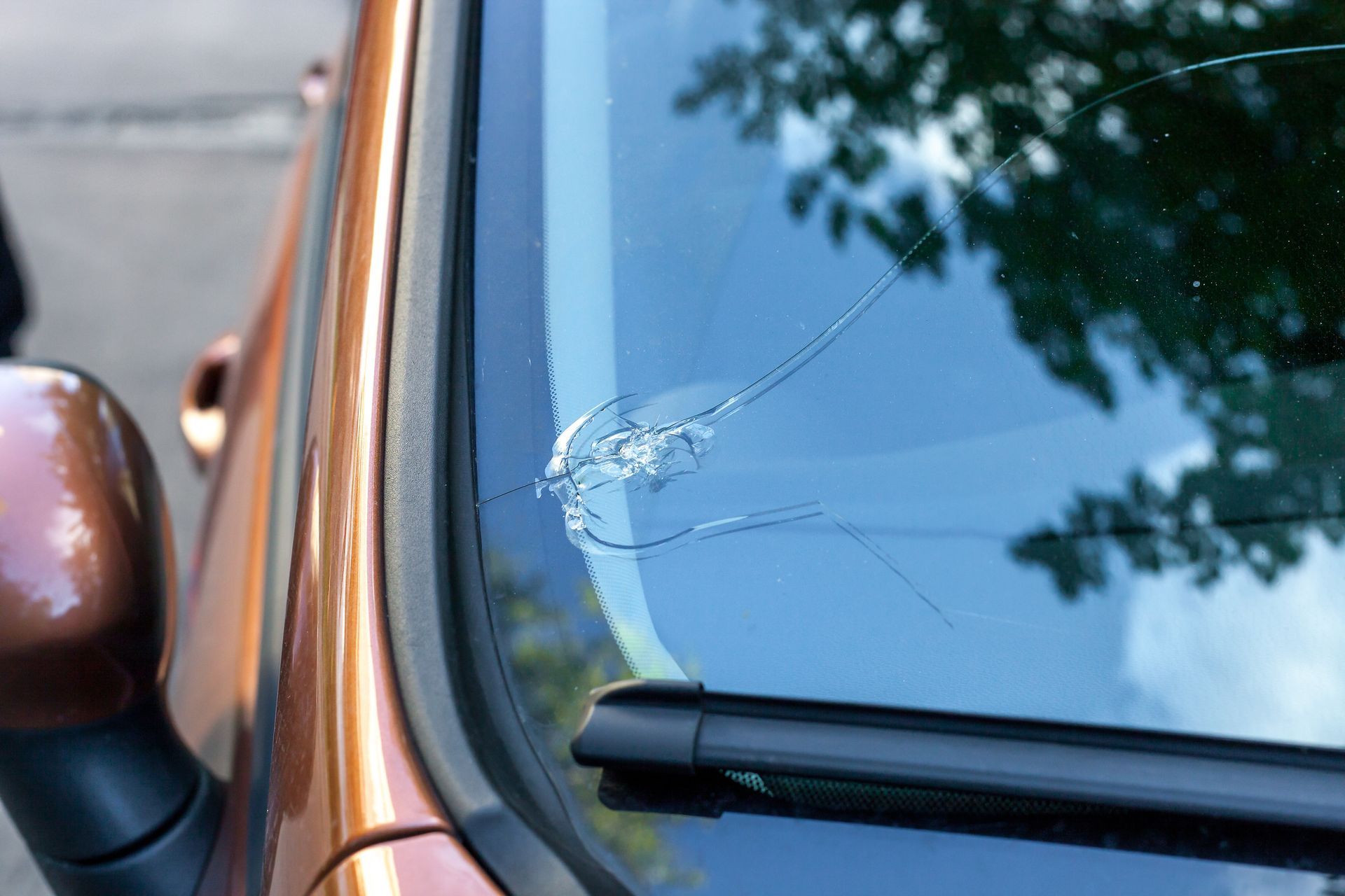 Cracked Car Window - St. Peters, MO - Martins Auto Body & Paint Supplies