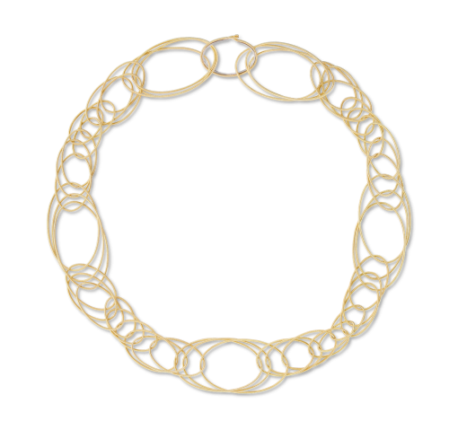 Una collana d'oro con dei cerchi su uno sfondo bianco