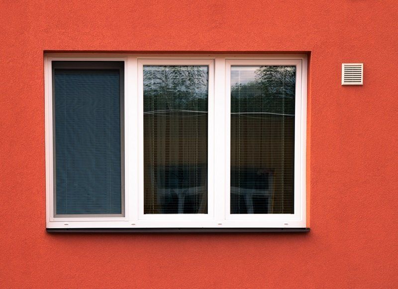 finestra con infissi in PVC