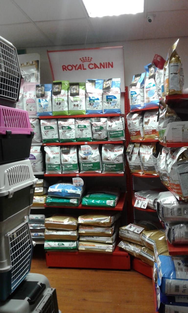 Pets and the City in Pretoria East filled with lots of bags of dog food.