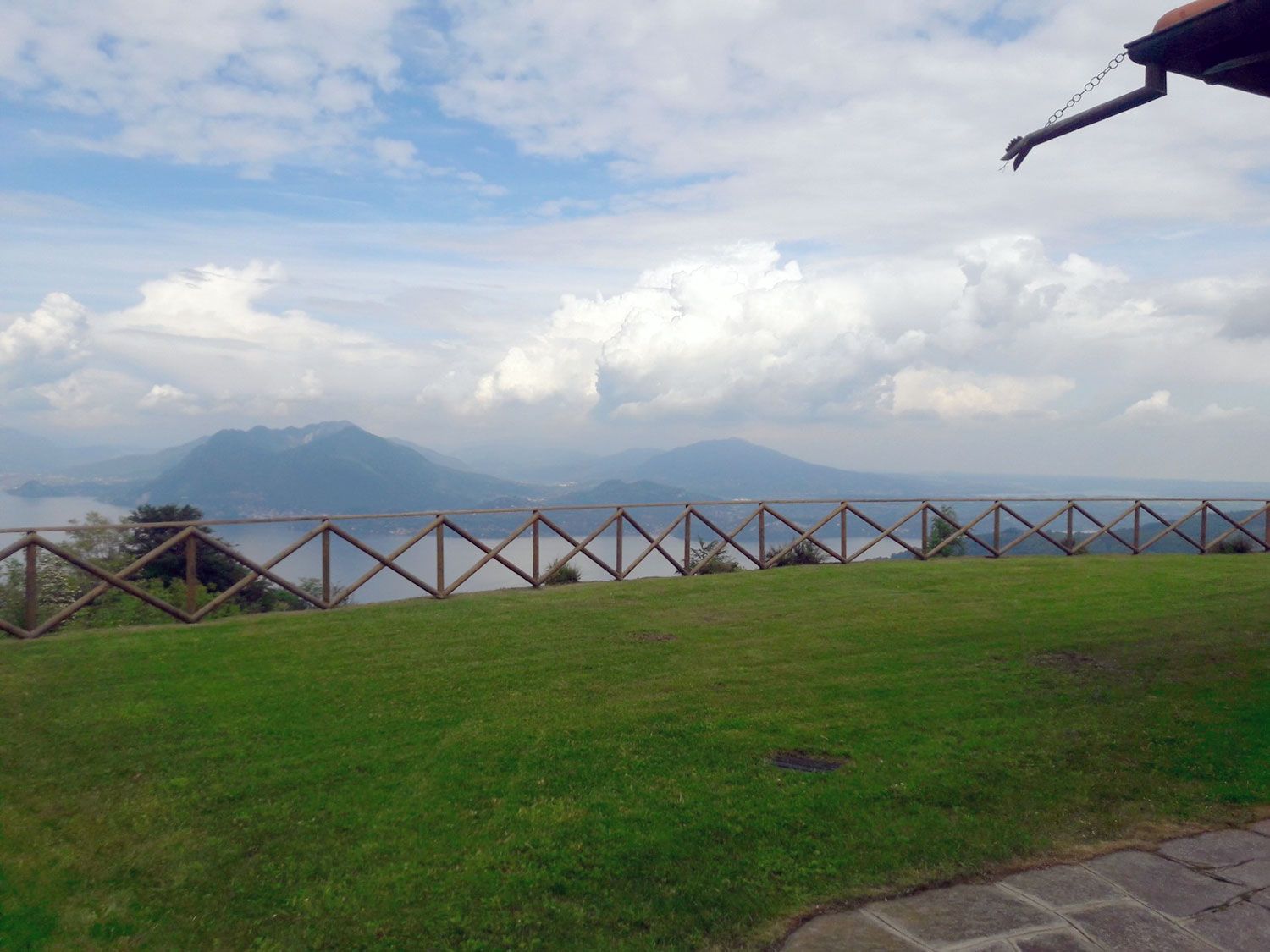 prato con erba in rotoli