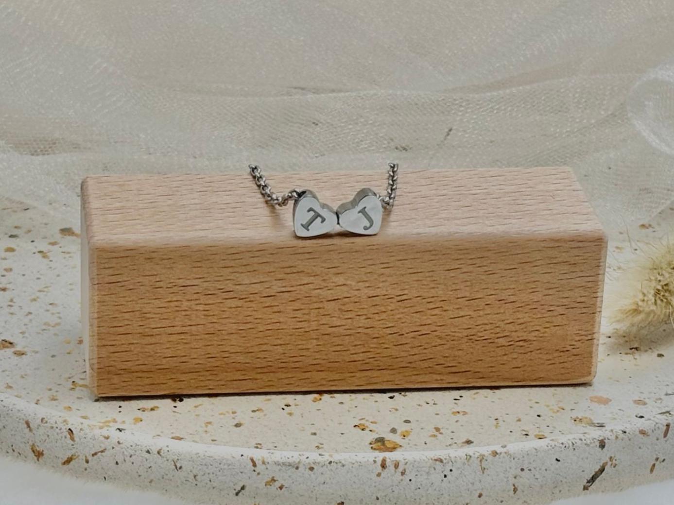 Silver necklace with 