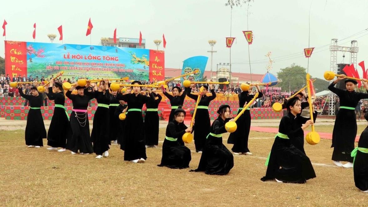 Long Tong Festival (Lễ hội Lồng Tồng)