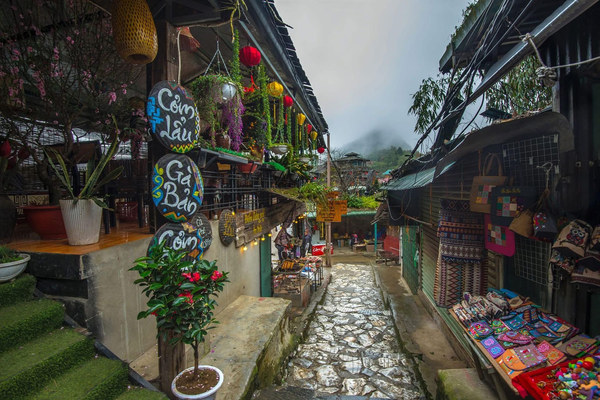 Visit Local Ethnic Villages