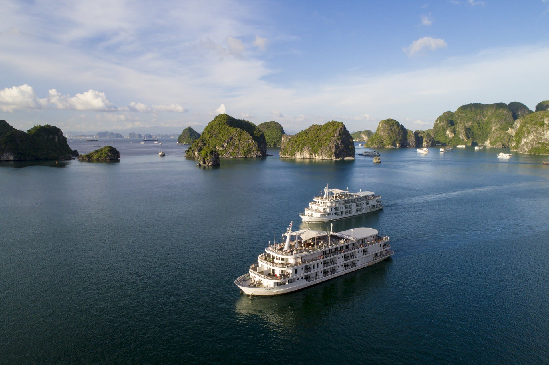 Cruise Through Ha Long Bay 