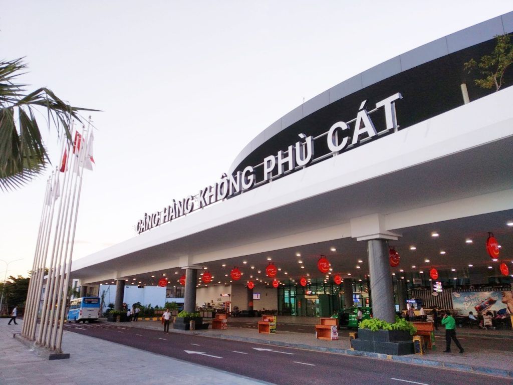 A large building with the word cat on it