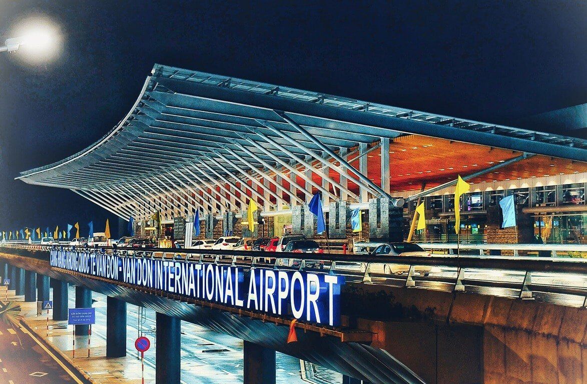 A large building with a sign that says international airport