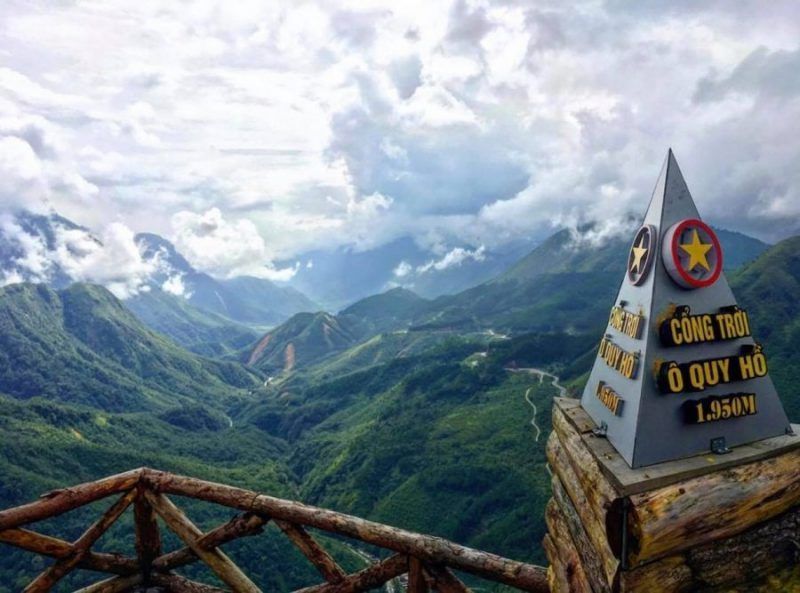 Take Photos at O Quy Ho Pass