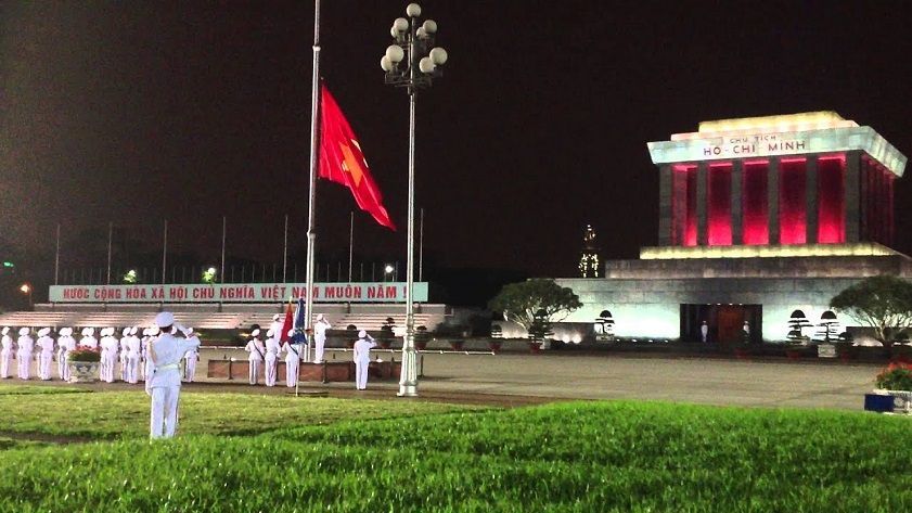 Visit Ho Chi Minh Mausoleum