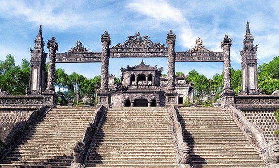 Discover the Imperial City of Hue 1