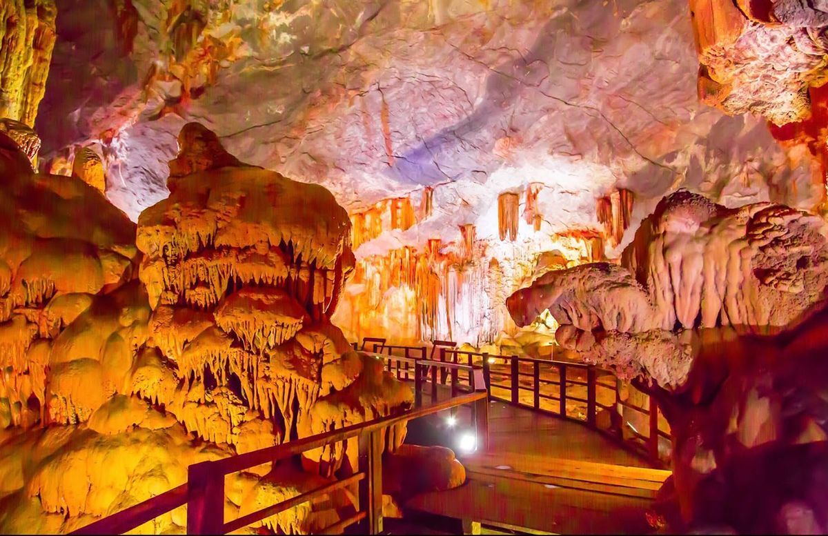 Thien Cung (Heavenly Palace Cave): A 2025 Halong Bay Tour Guide