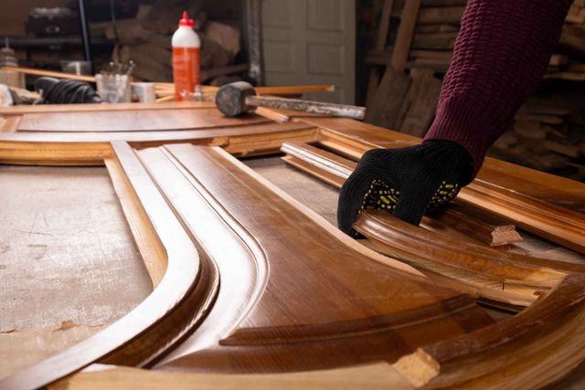 Los Lápices de Retoque reparan los arañazos de tus muebles de madera