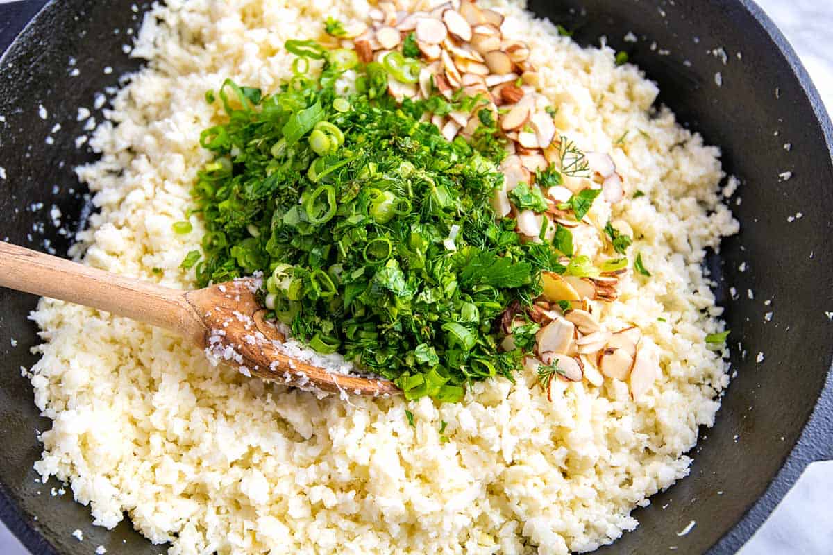 photo of garlic herb cauliflower rice