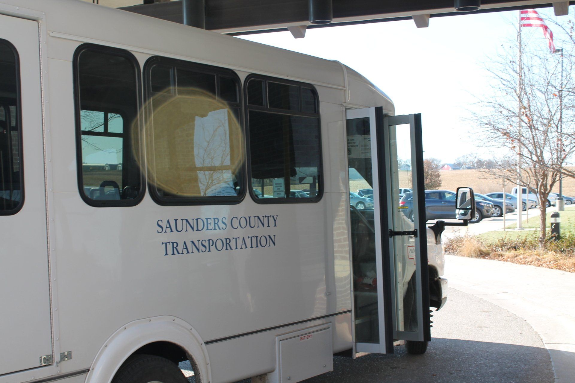 photo of a Saunders County Transportation shuttle bus