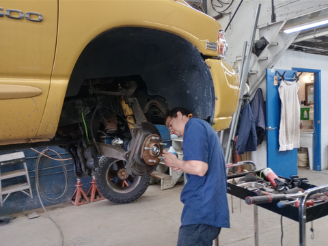 Caleb Eia, Master ASE certified technician | Neil's Garage