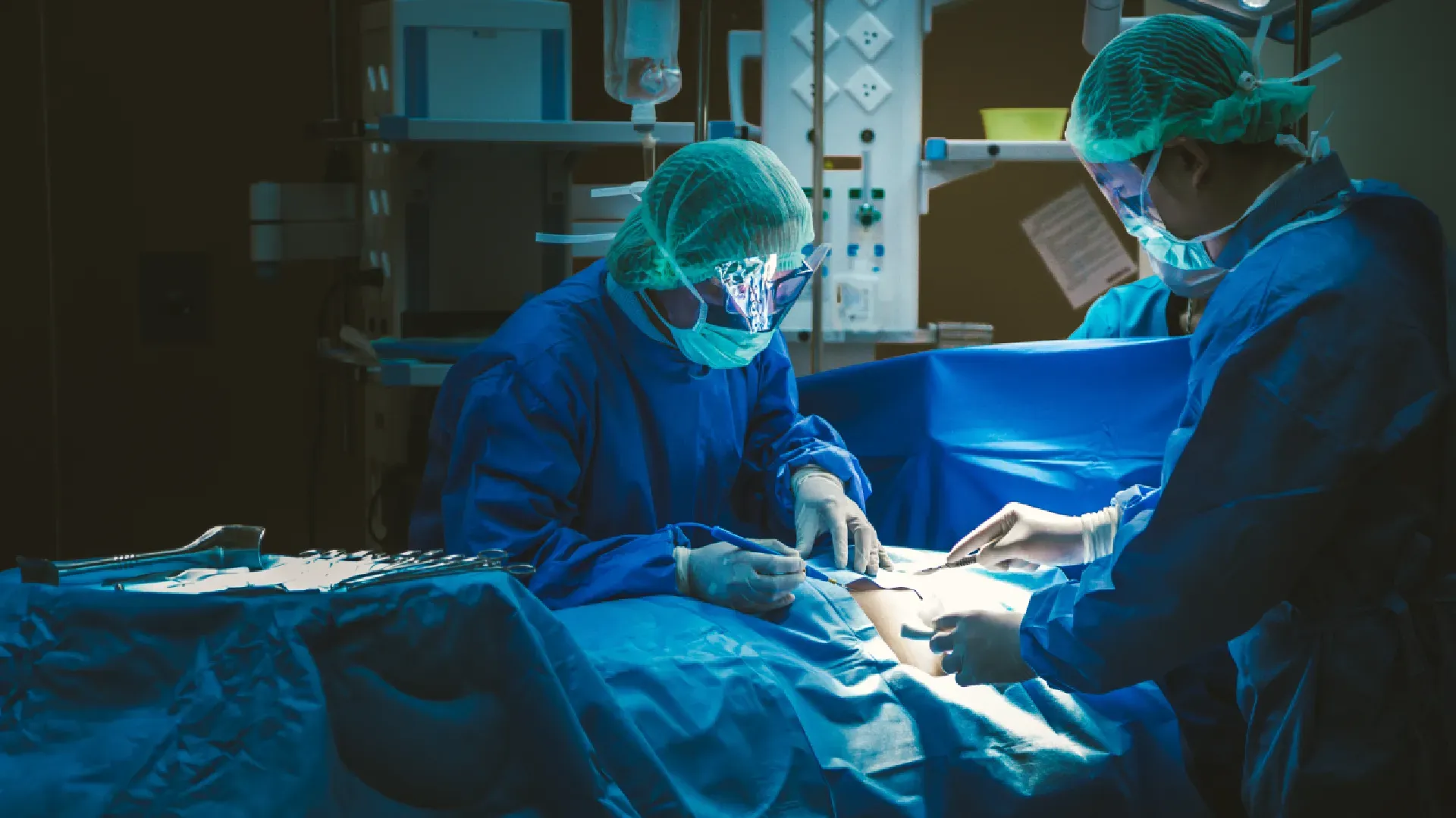 theatre nurses in surgery