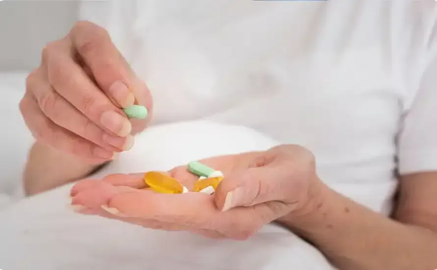 Principales tipos de medicamentos geriátricos: indicaciones y precauciones