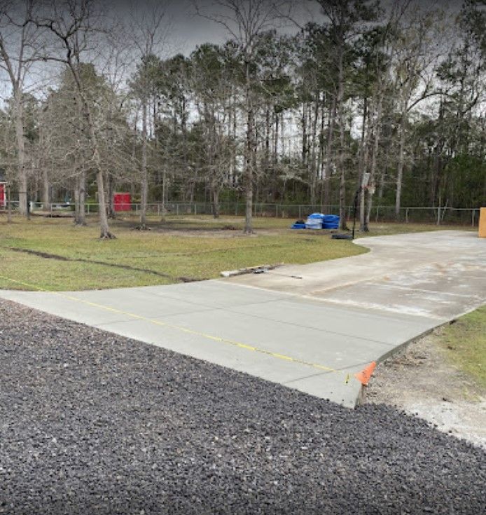 New Driveway With Trees - Summerville, SC - Woodrum Concrete LLC
