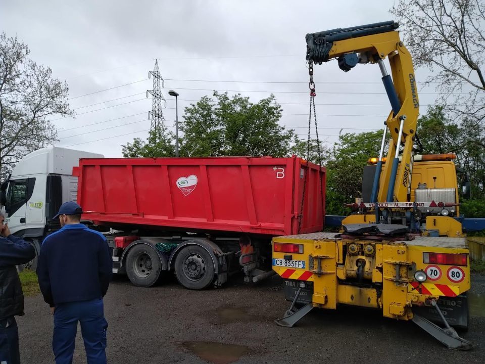 recupero di un veicolo commerciale dalla strada