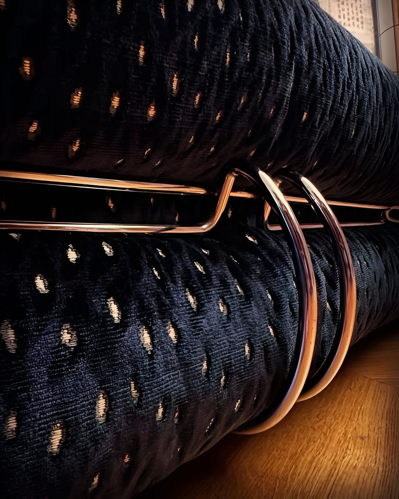 dettaglio di un divano imbottito