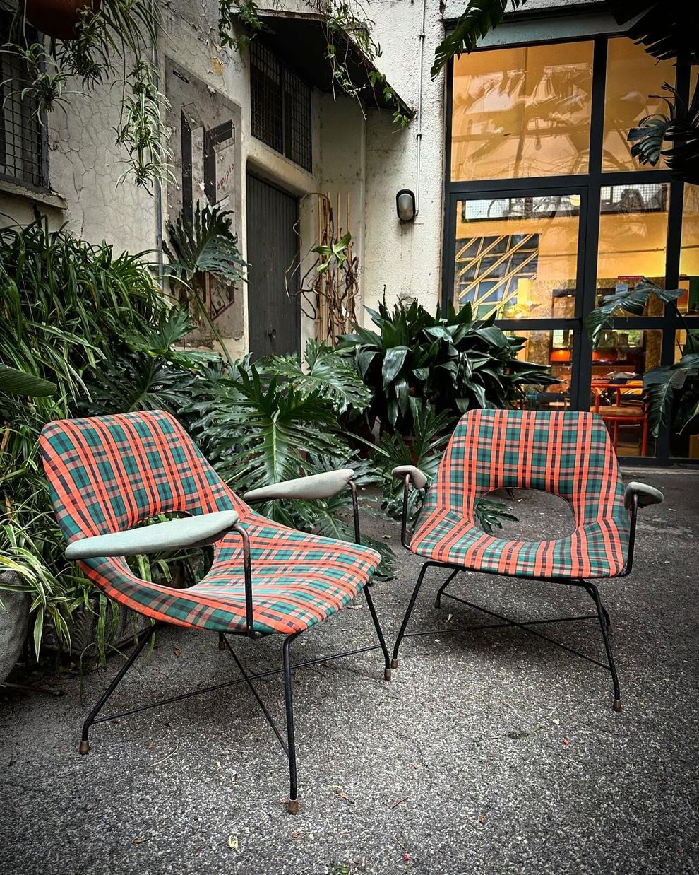 mobili imbottiti restaurati