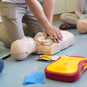 CPR Training — First Aid Resuscitation Course Using AED in Capitol Heights MD
