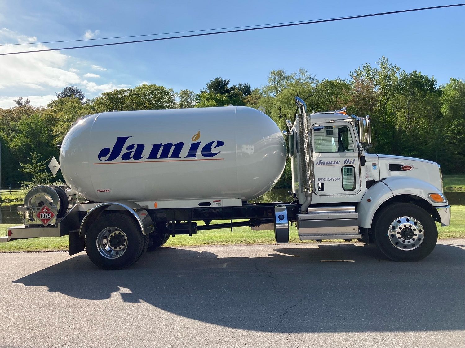 Jamie Oil propane delivery truck serving MetroWest MA Jamie Oil propane delivery truck serving MetroWest MA