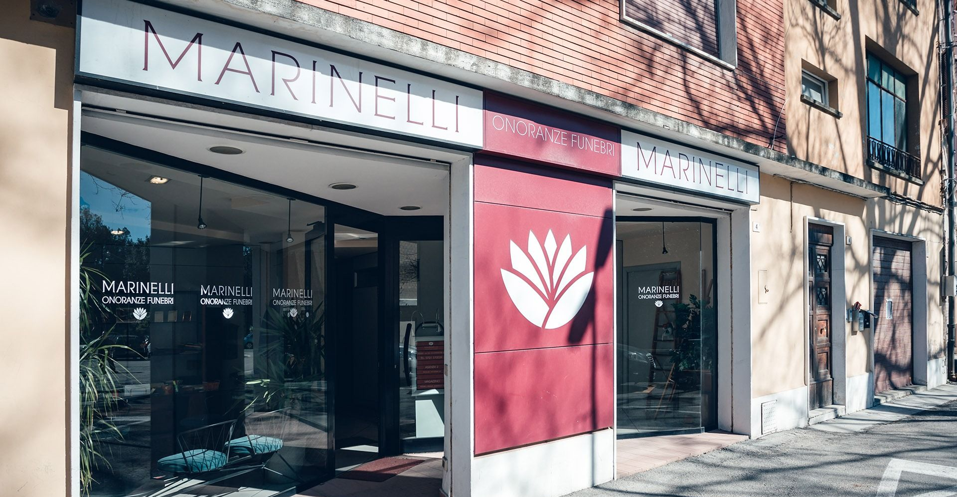 ingresso facciata Marinelli a Pesaro