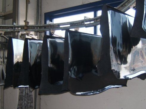 pellame in fase di lavorazione