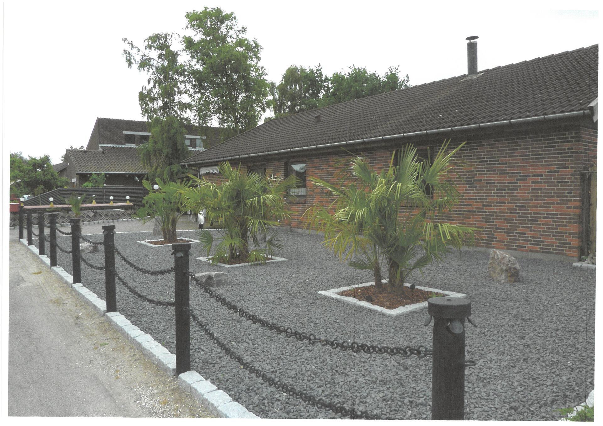 Brugerdefineret træhave med grus