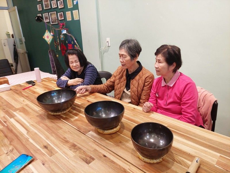 elder,volunteer,timebank