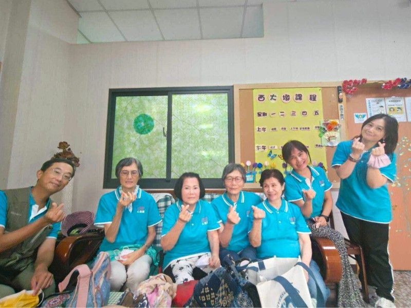 elder,volunteer,timebank